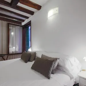 Wonderful Wi-fi Ac Apartment Venice
